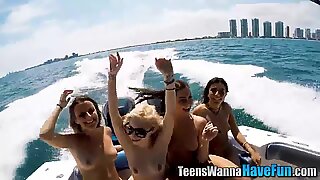 Yacht festa adolescenti schizzi