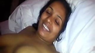 Super Hot Indian Maid Blowjob & Nude Show