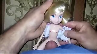 Malutka blondynka lalka seks