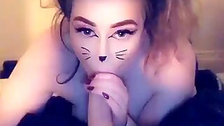 Amelia Skye dalam Cat Gaun-up Fucks dan Deepthroats Zakar Besar dan Zakar Palsu di Snapchat